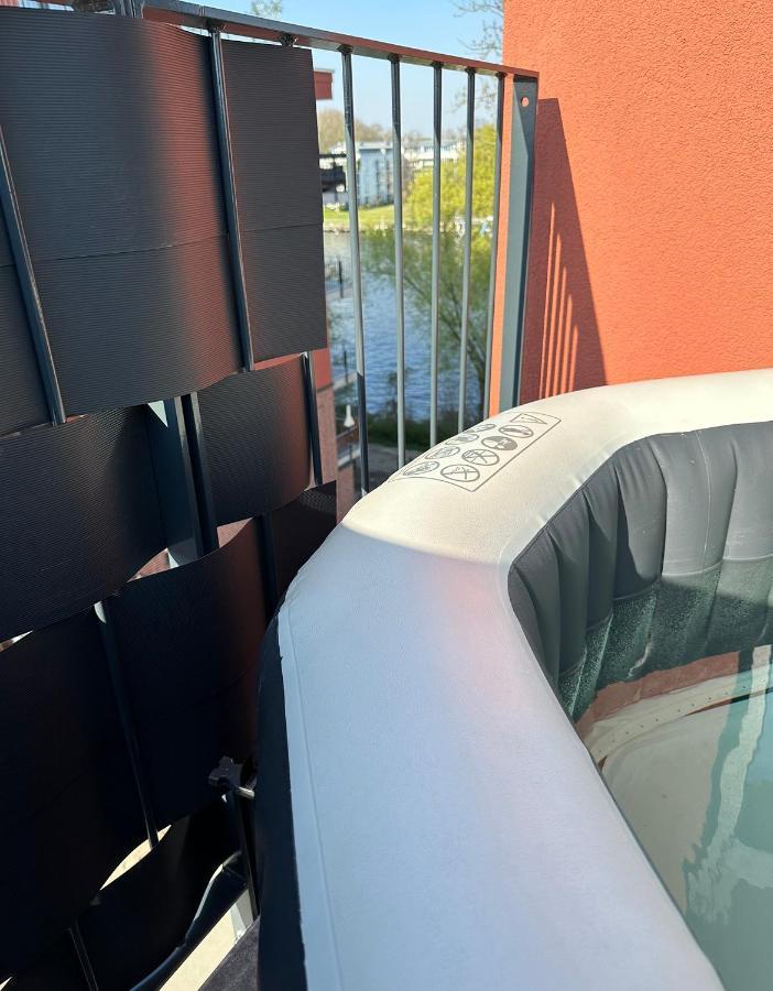 Am Wasser Nahe Ber Mit Whirlpool & Kamin Apartment *